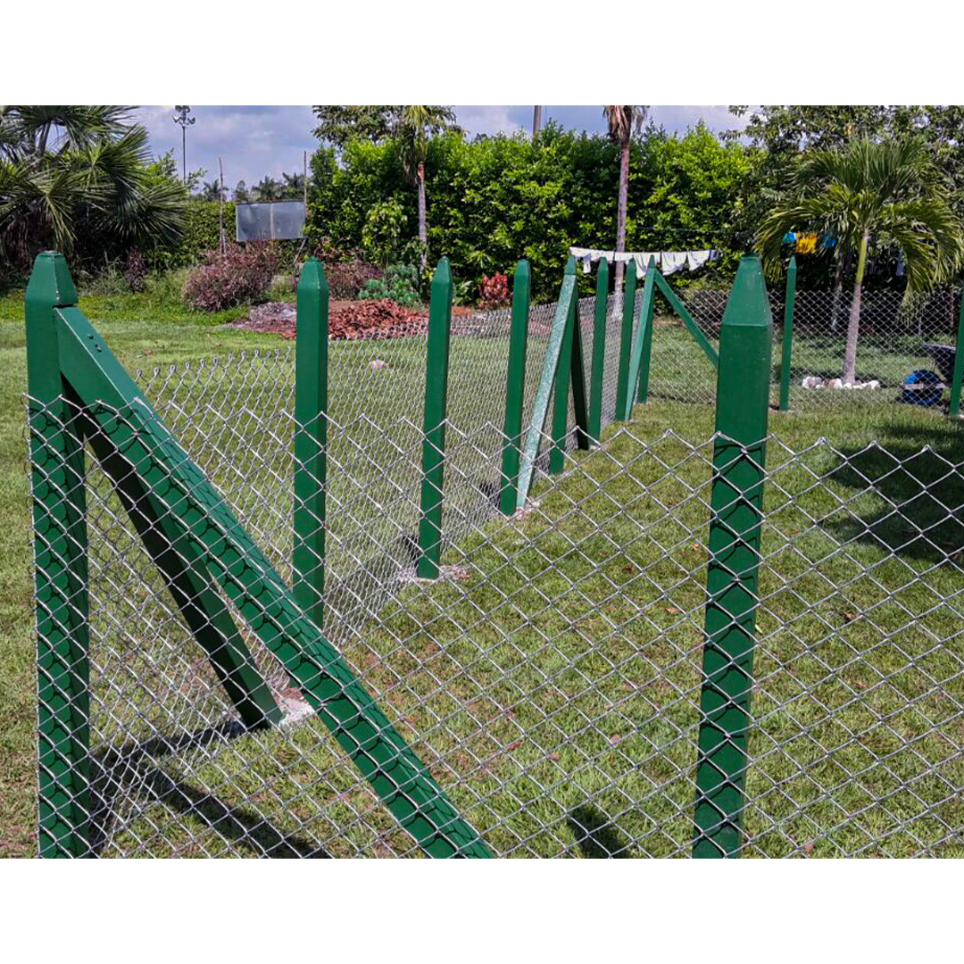 Postes en ecomadera plasticas para corrales y establos