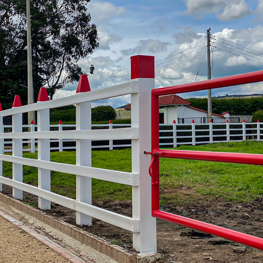 Postes en ecomadera plasticas para corrales y establos
