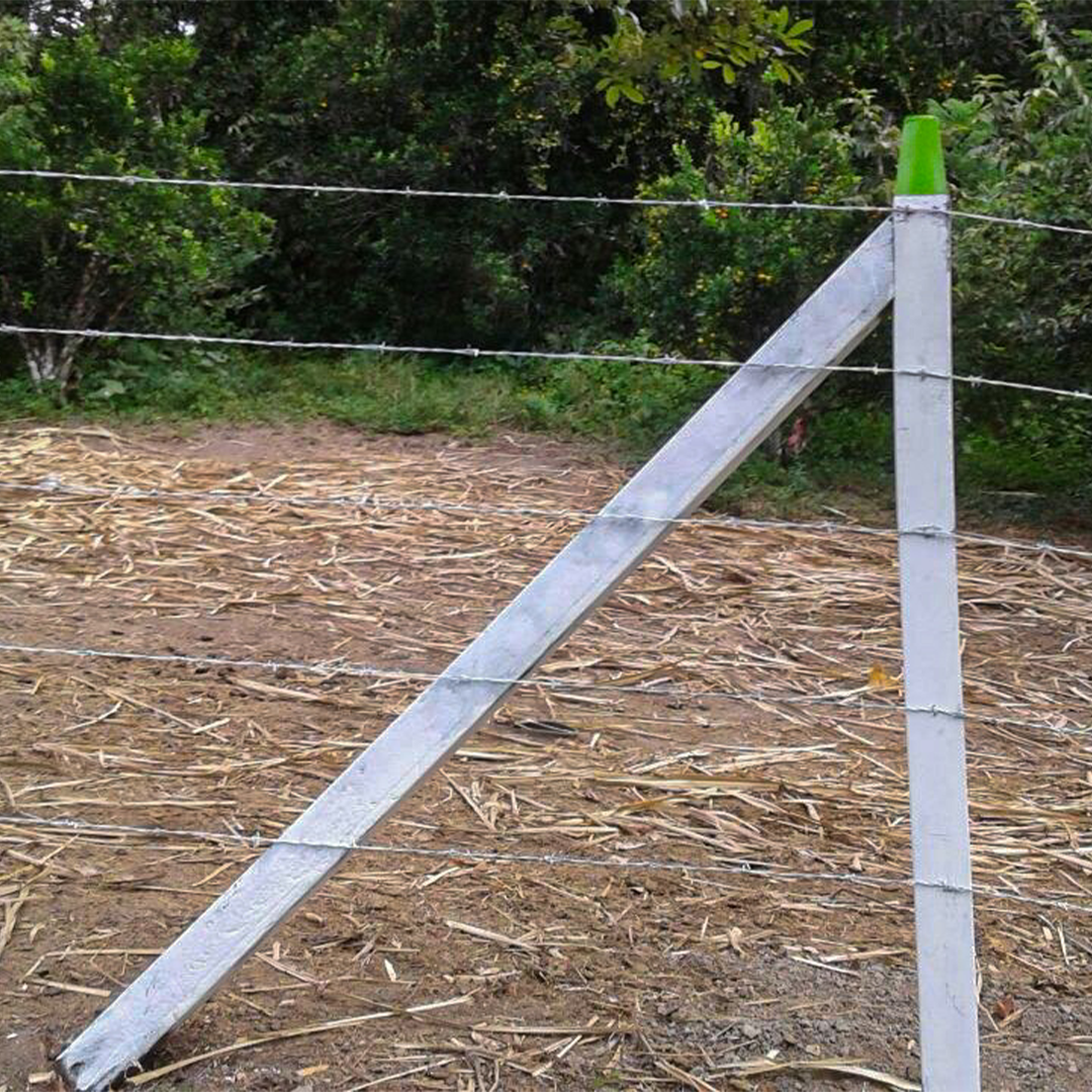 Postes en ecomadera plasticas para corrales y establos